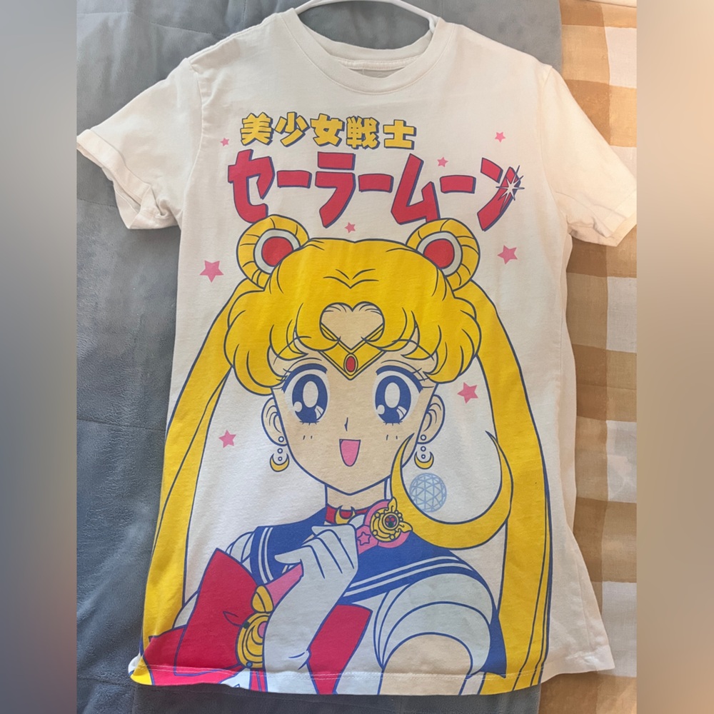 Official Sailor Moon tee. Womens S